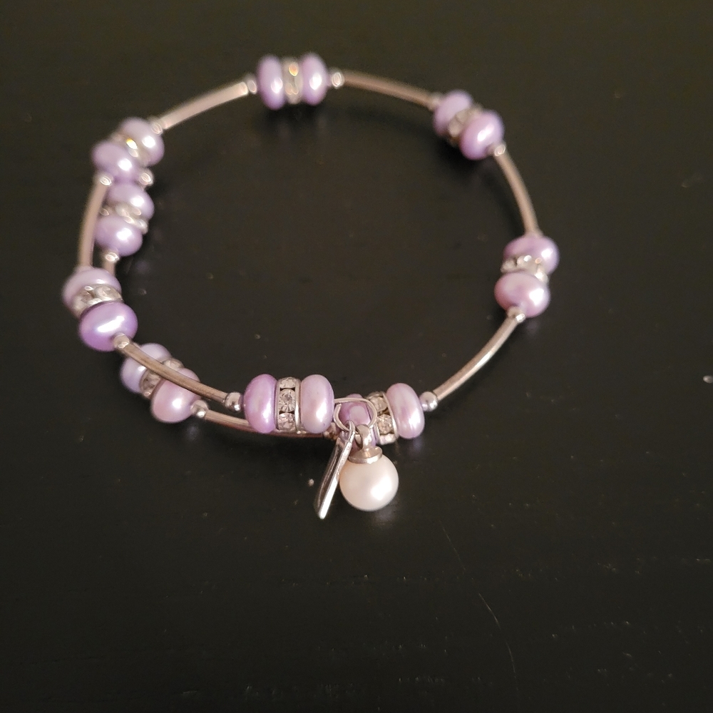 Vantel Pearl lavender wrap bracelet
